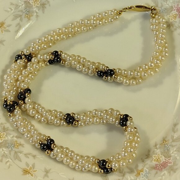 Vtg Braided Twisted Glass Seed Pearls Necklace Gold Tone Clasp - Picture 3 of 7